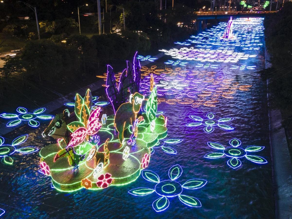 MEDELLIN, ALUMBRADOS – PARQUE DE AGUA – COMUNA 13